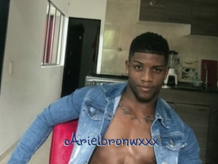arielbronwxxx Stripx