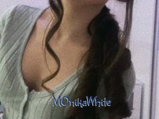 M0nikaWhite